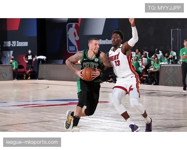 库尔图瓦神勇扑救助比利时取胜，状态回暖成关键先生