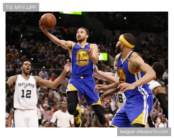 戴维斯传球精准度创历史新高,率队逆转取胜表现抢眼 戴维斯传球精准度创历史新高,率队逆转取胜表现抢眼