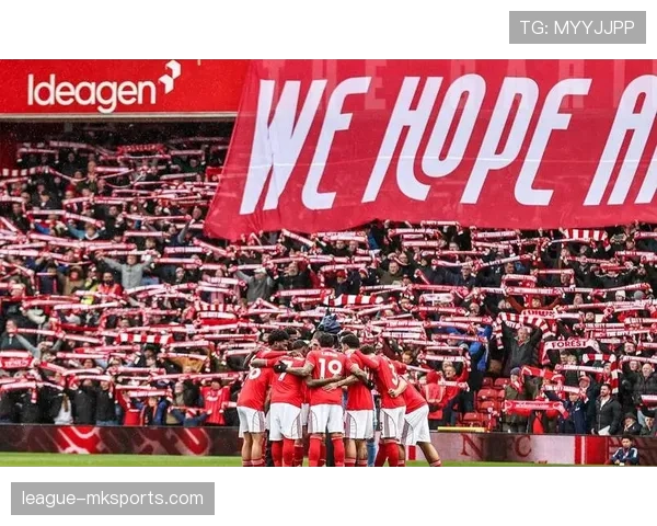 曼联战术体系缺乏稳定性，对球队整体表现及关键赛事形成制约